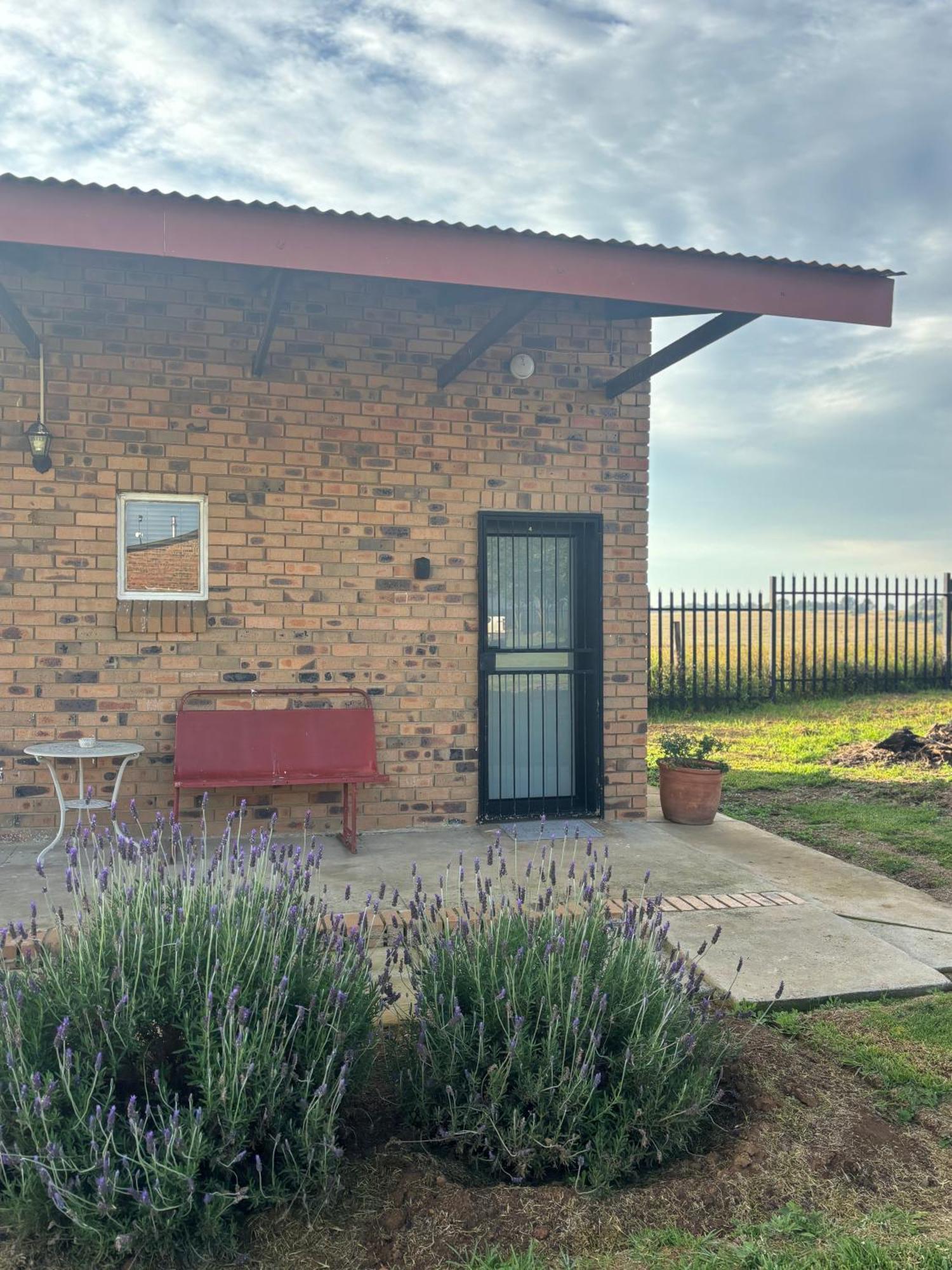 Dewdrop Farm Stay Ermelo Exterior photo