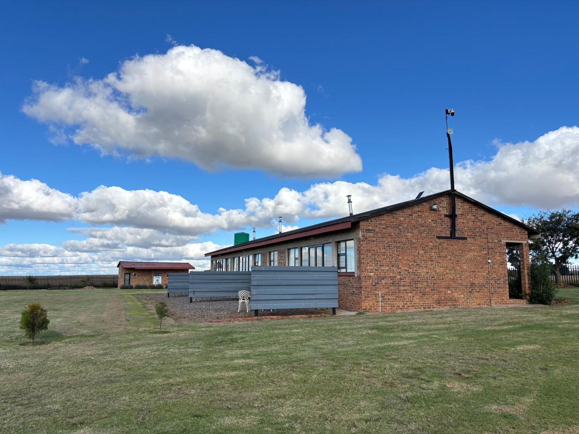 Dewdrop Farm Stay Ermelo Exterior photo